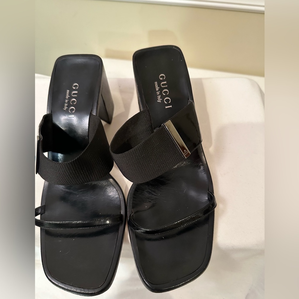 GUCCI vintage Chunky 3” heels. Black elastic with black patent leather straps.
